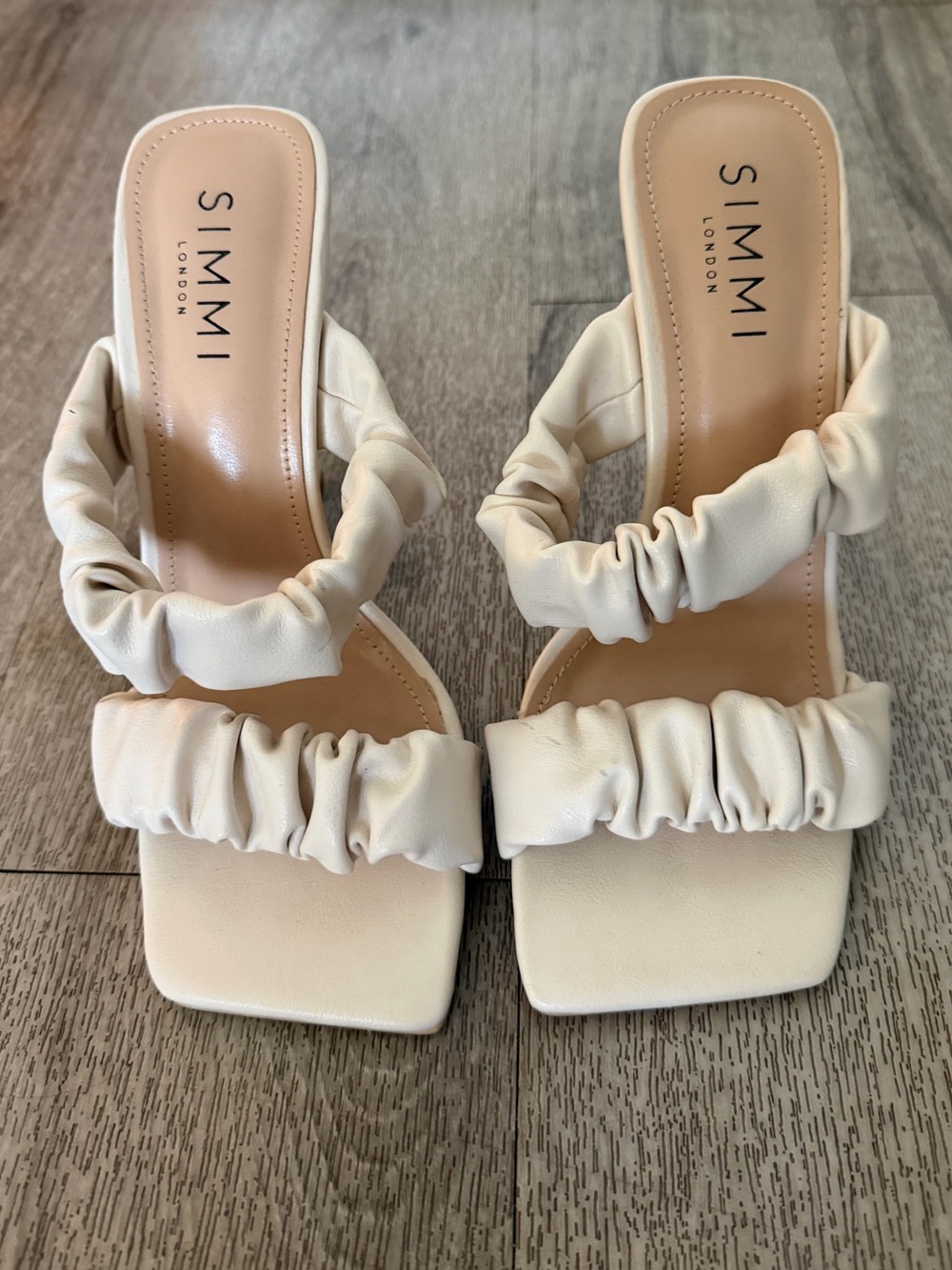 Simmi London Women's Cream Ruched Strap Block Heel Mules